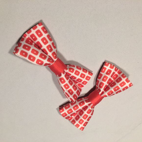 YouTube RARE CUSTOM MADE VIDCON Clip On Bow Tie - Picture 3 of 7